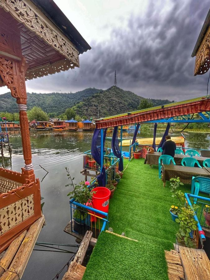 Exotic Young Shreen Houseboat Hotell Srīnagar Eksteriør bilde