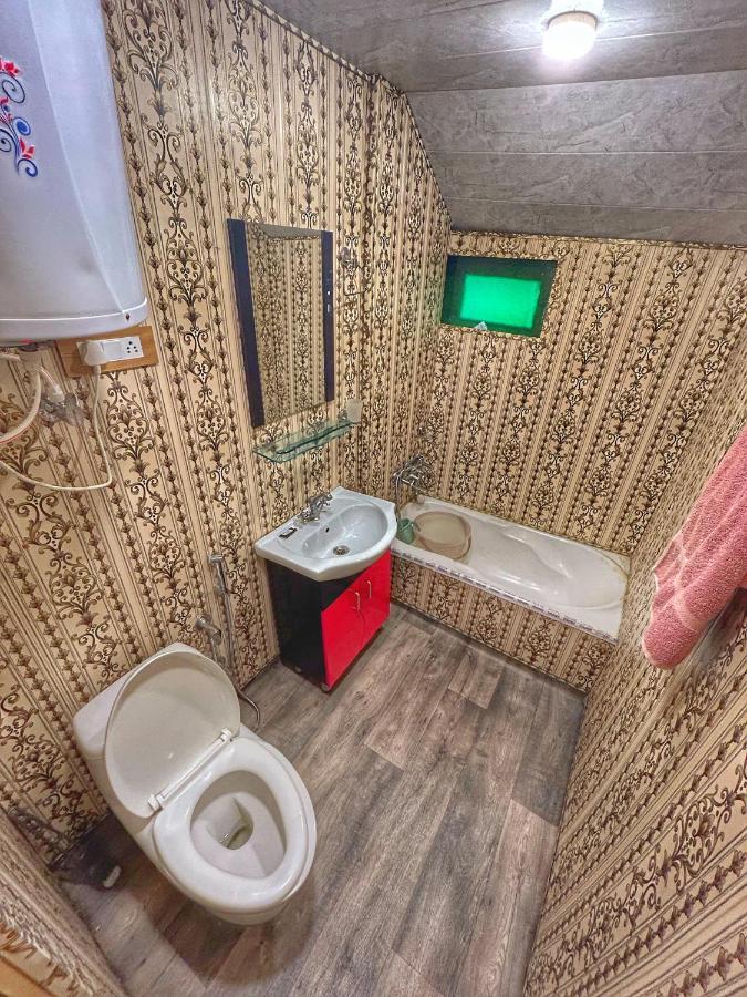 Exotic Young Shreen Houseboat Hotell Srīnagar Eksteriør bilde